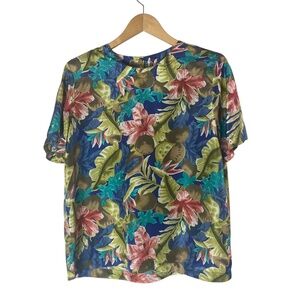 VTG JERI MARQUE  100%  Silk Tropical Floral Blouse Crew Neck Size Small